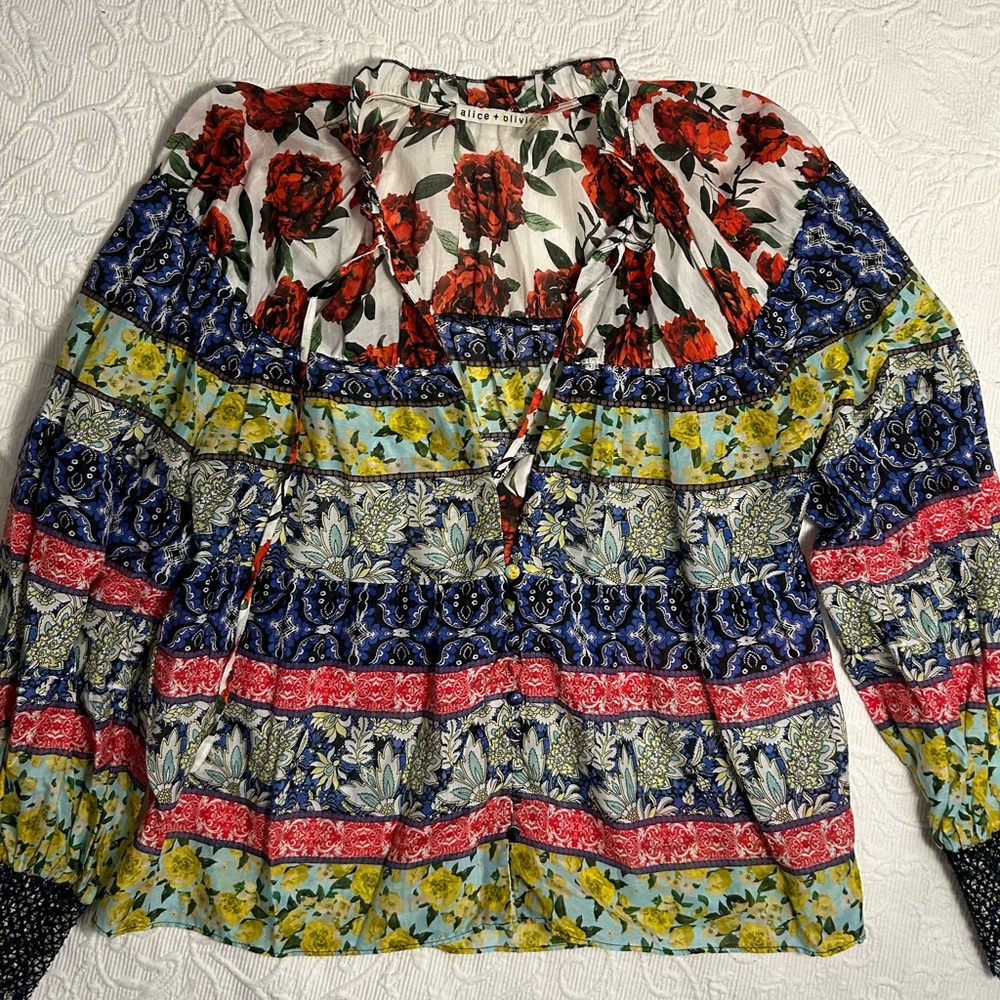 Alice & Olivia blouse size S